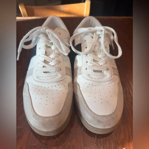 TARGET Universal Threads sneakers - size 9.5 - Picture 5 of 12